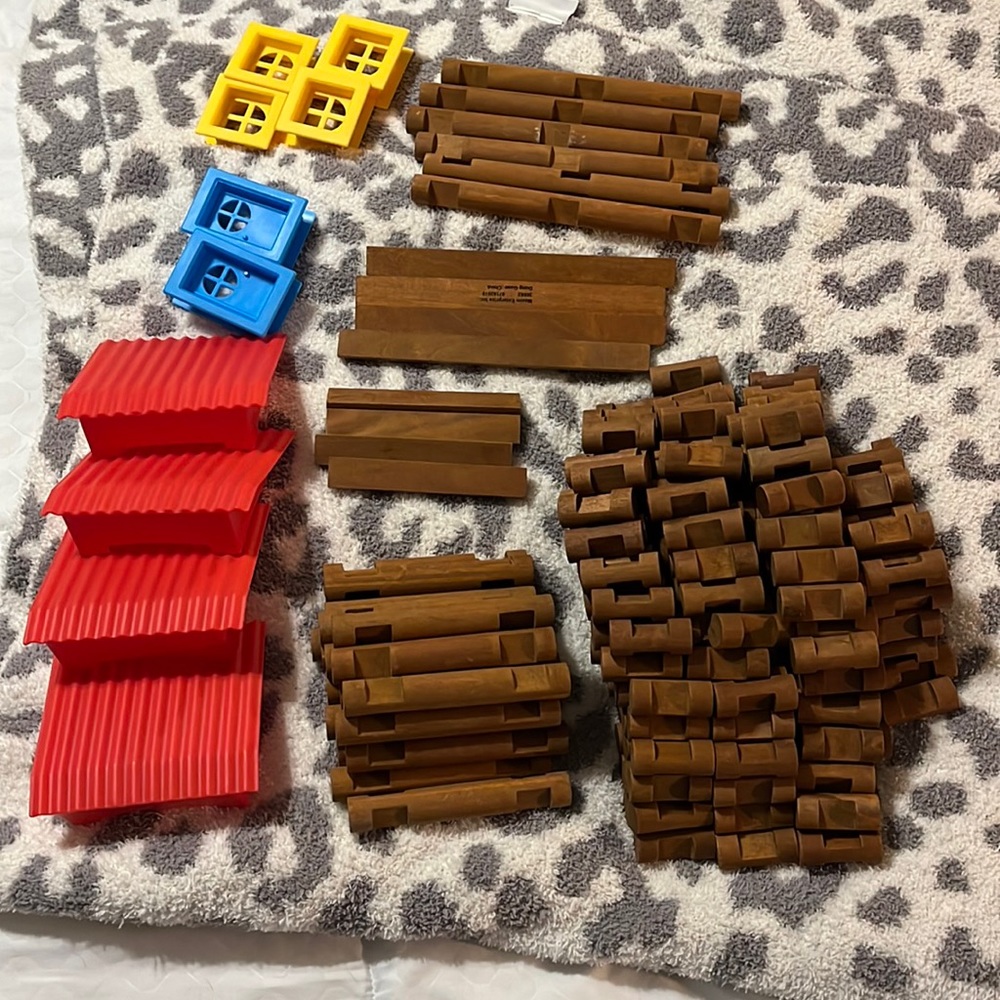 Childs Lincoln Log Set